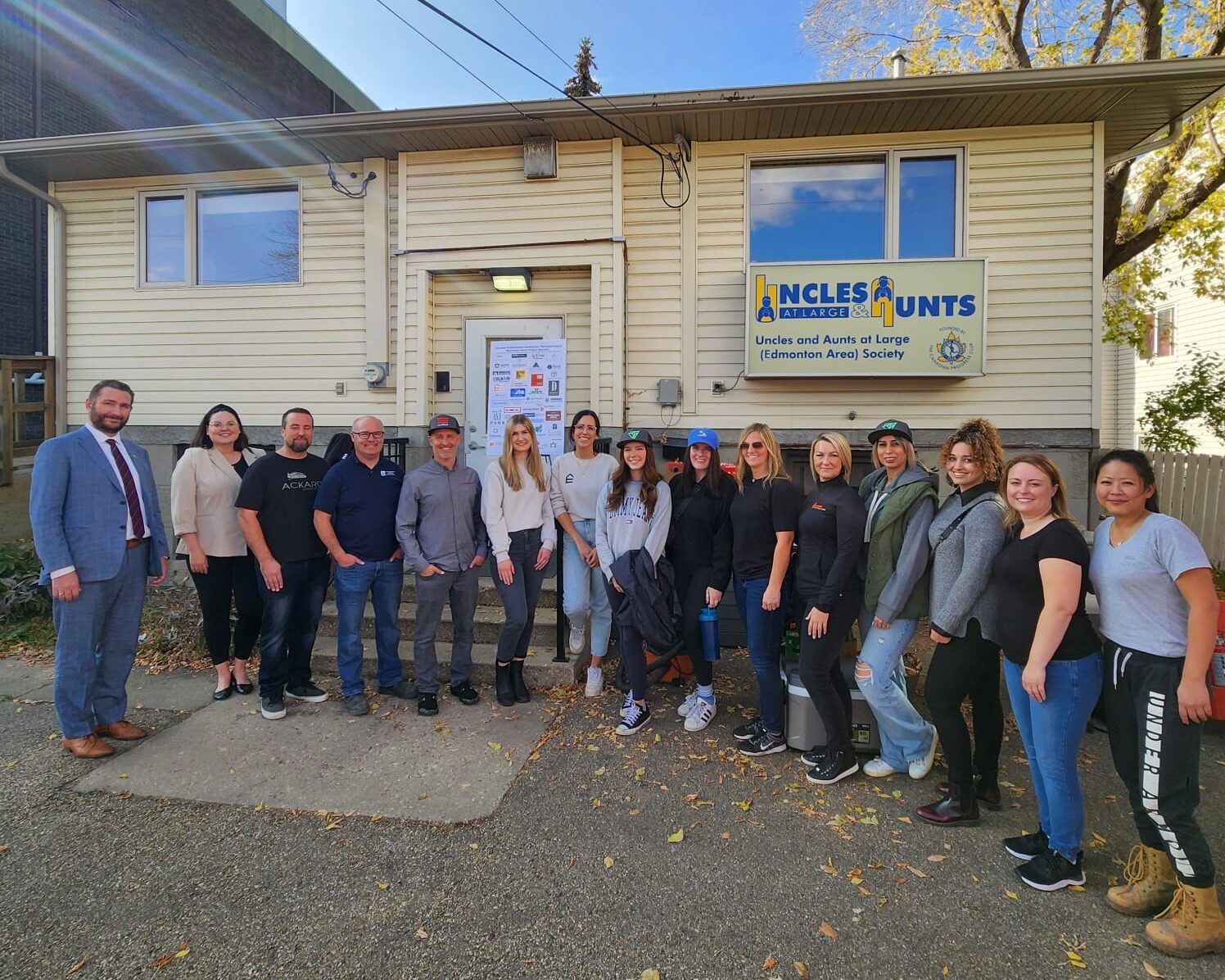 Members of CHBA Edmonton Region (CHBA-ER) came together to give back to their community by partnering with local charity Uncles & Aunts at Large Edmonton Area Society.